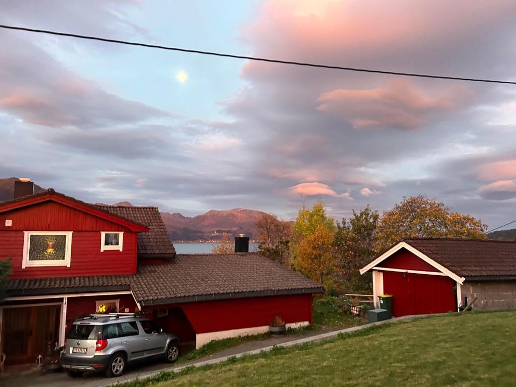 Line på Hauane1, Volda