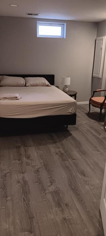 5. 2 Bedroo..