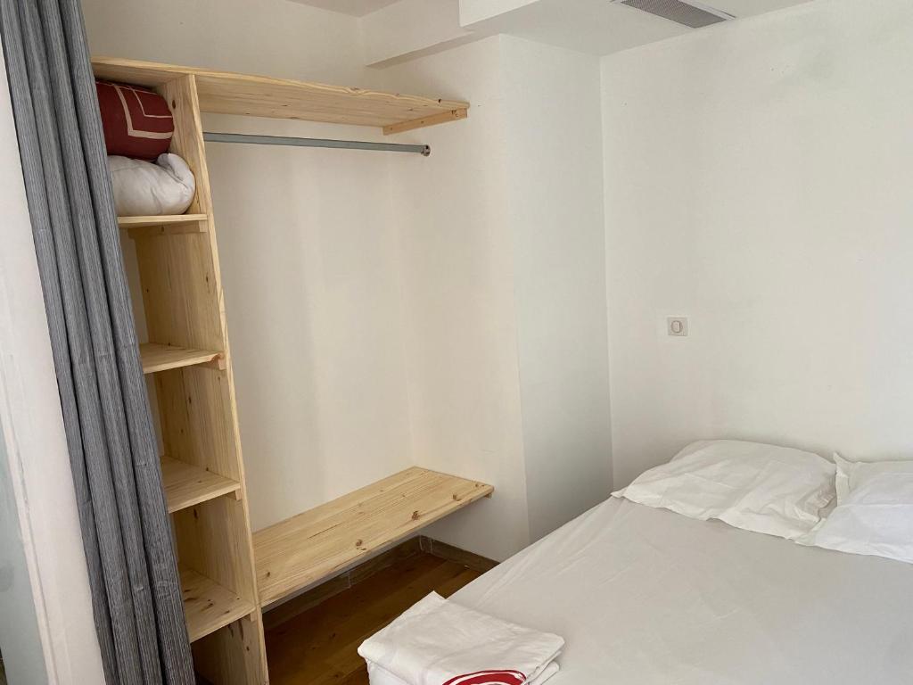 P2 Nîmes ,7 rue Saint Catherine - 5