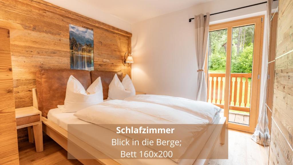 Chalet WaldHäusl luxuriöse Ferienwohnungen mit Sauna & Whirlpool, Kamin, Balkon oder Terrasse mit Bergblick - 2