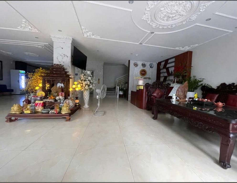 LUCKY HẠ LONG H0TeL