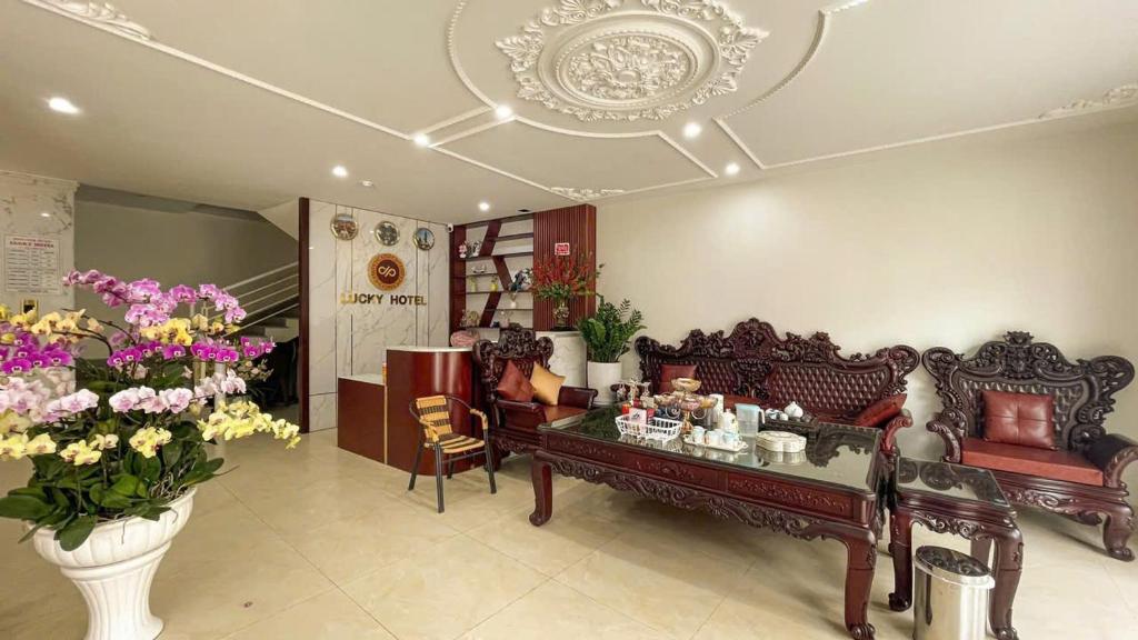 LUCKY HẠ LONG H0TeL