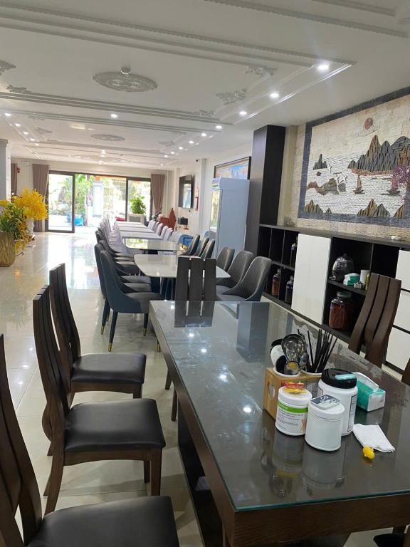 LUCKY HẠ LONG H0TeL