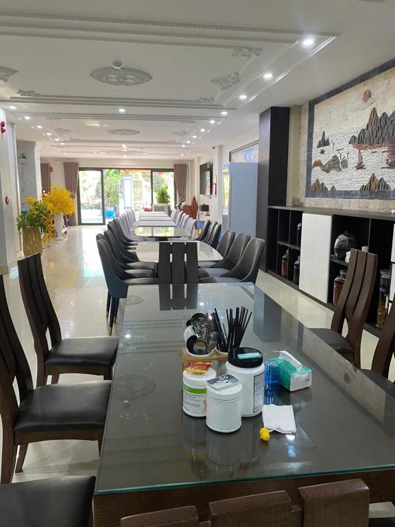 LUCKY HẠ LONG H0TeL