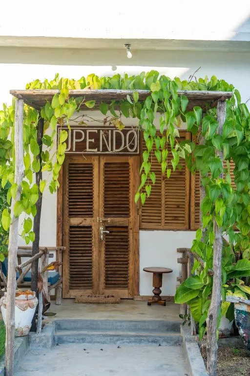 Coconut Mafia Island Bungalows, hotel in Utende