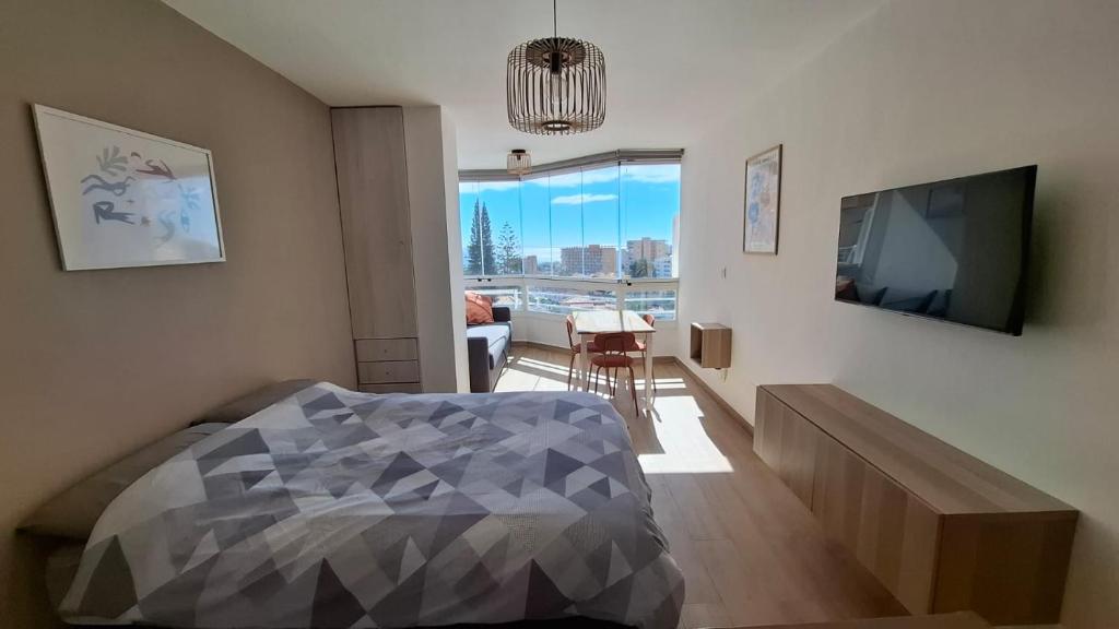 Enjoying Together, Torremolinos