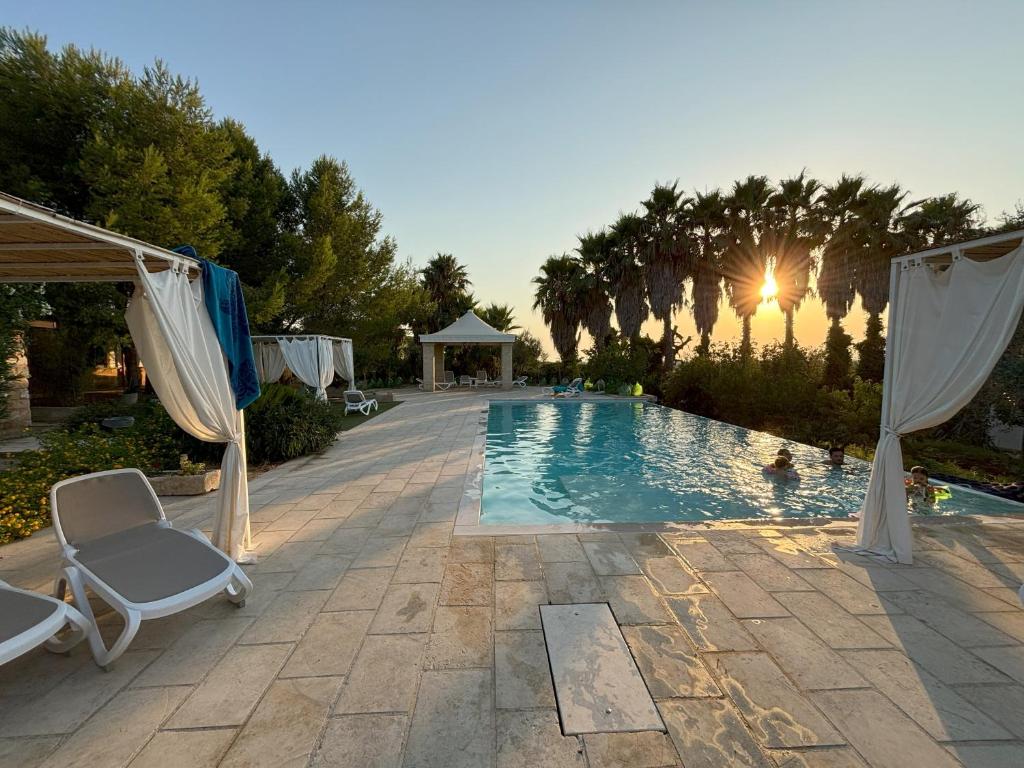 WHITE POOL 5P Matino - Gallipoli, Matino