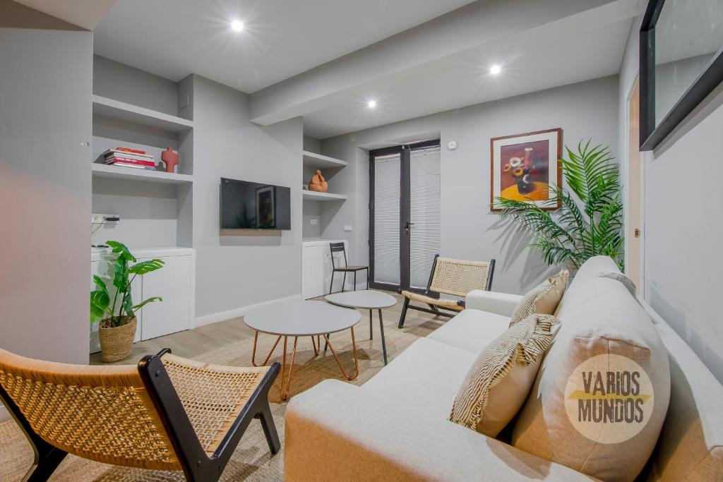 Encanto en El Rastro para 7, Calle Juanelo E1 - 2