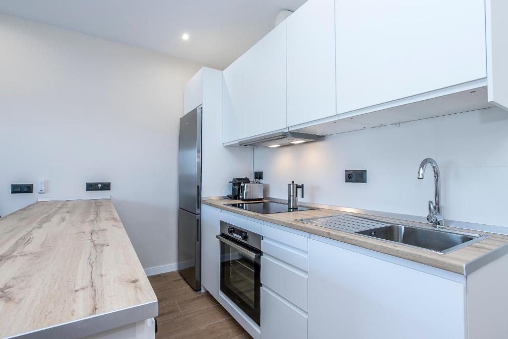 Charming & Modern Apartment Adriana - 5