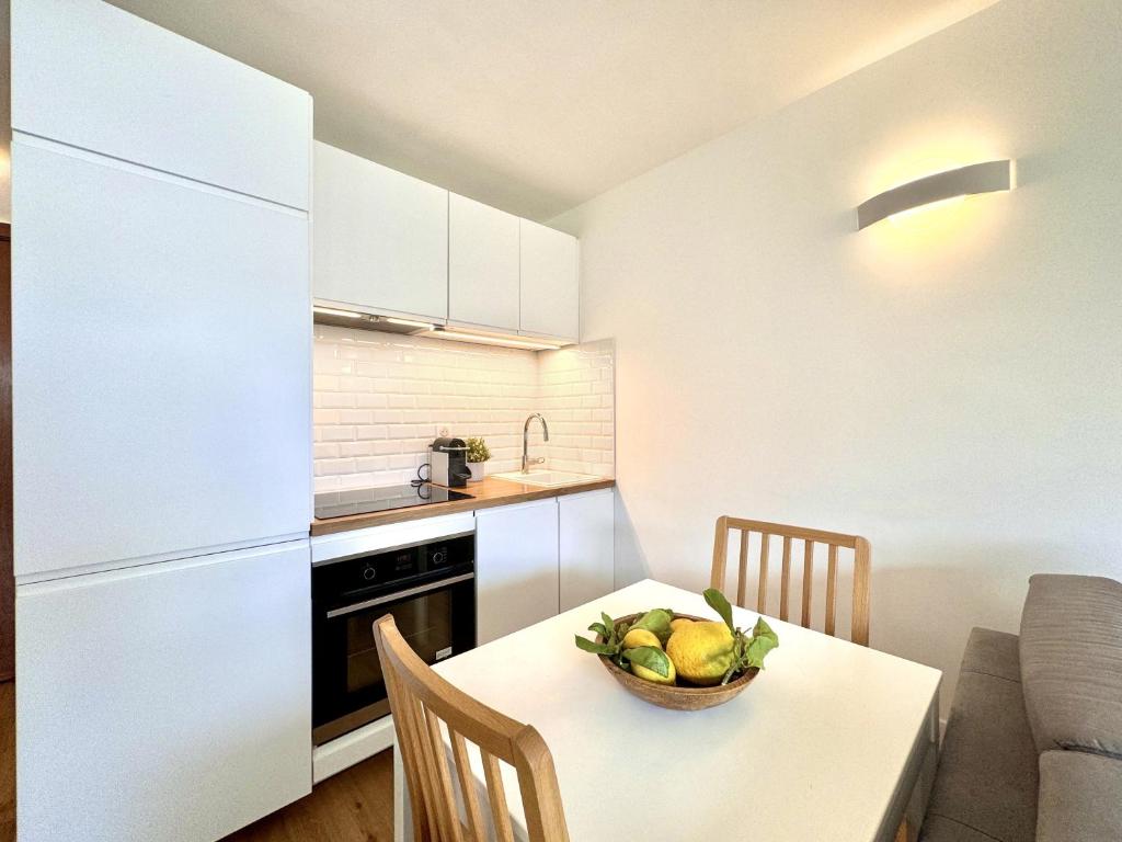 Charming 2-Rooms Apartment - Walk to Beach, Near Monaco & Menton - 4