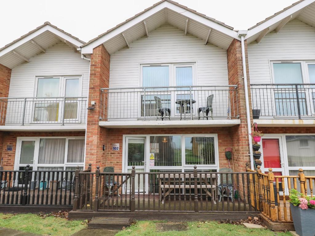 102 Waterside Park, Lowestoft