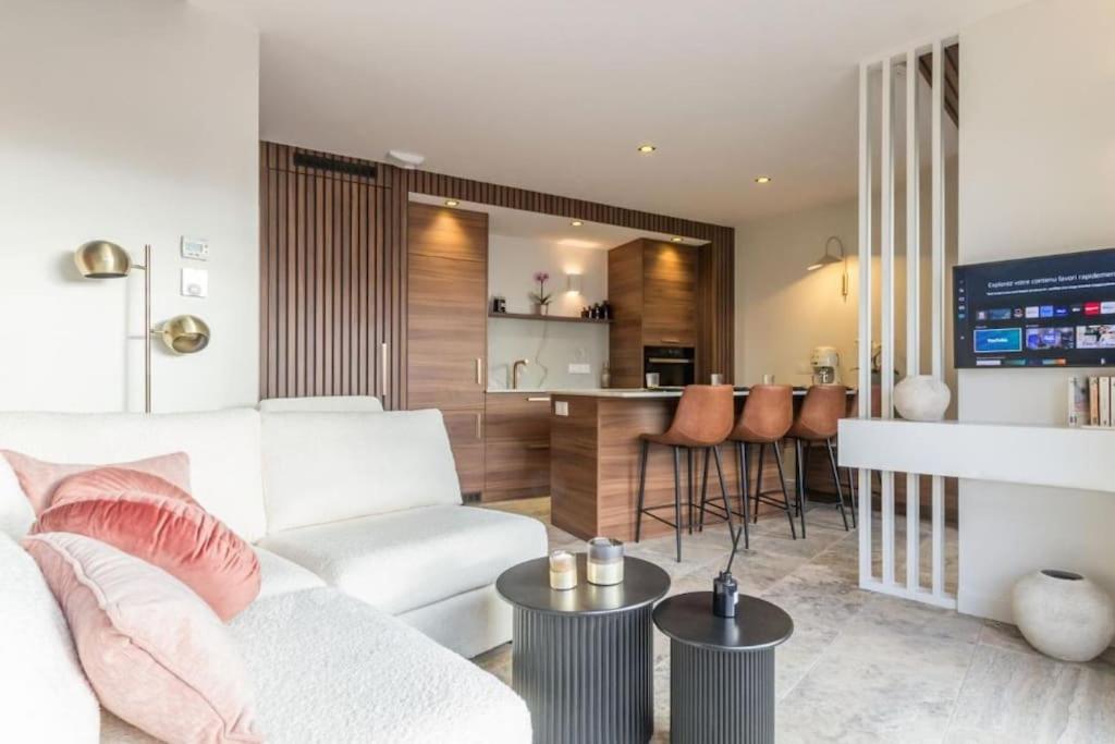 Le cocon de Frêne, Surtainville