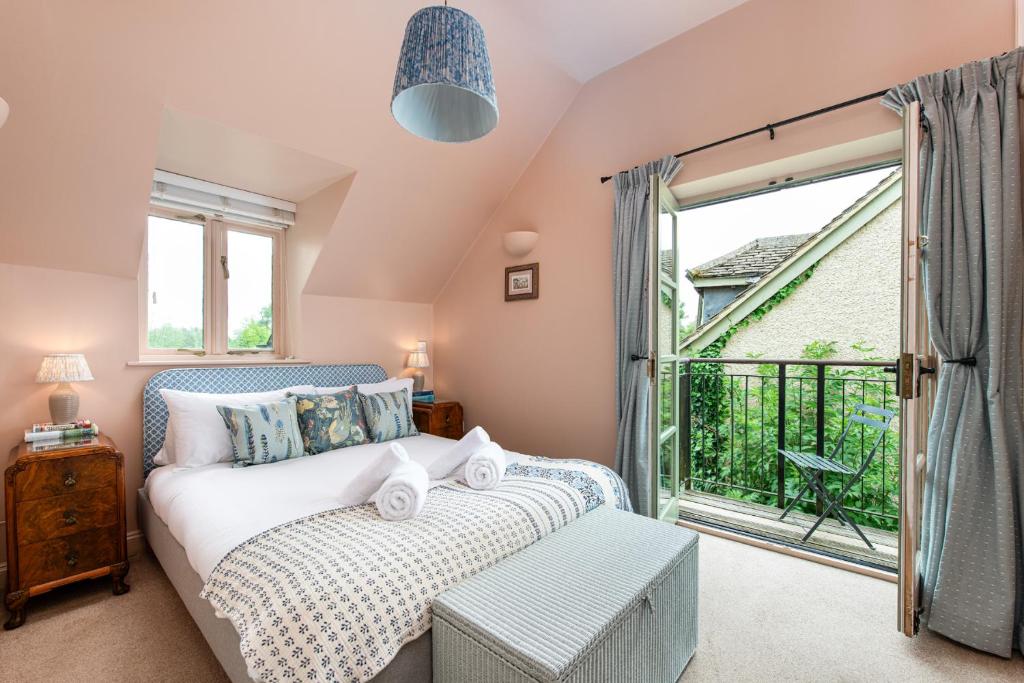 Thames Rest MV26, Somerford Keynes