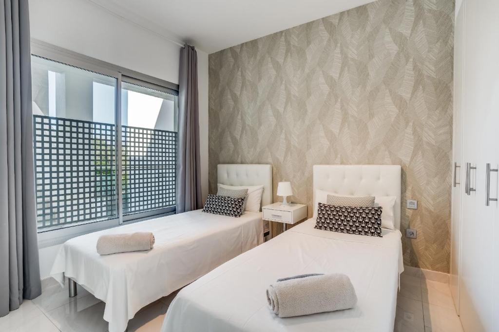 Bel Air Estepona - Modern 2BR Apartment With Terrace, Pool and Close To The Beach - 4