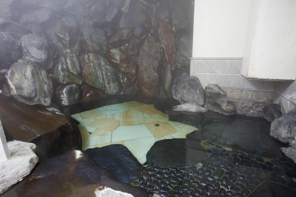 Hot spring bath