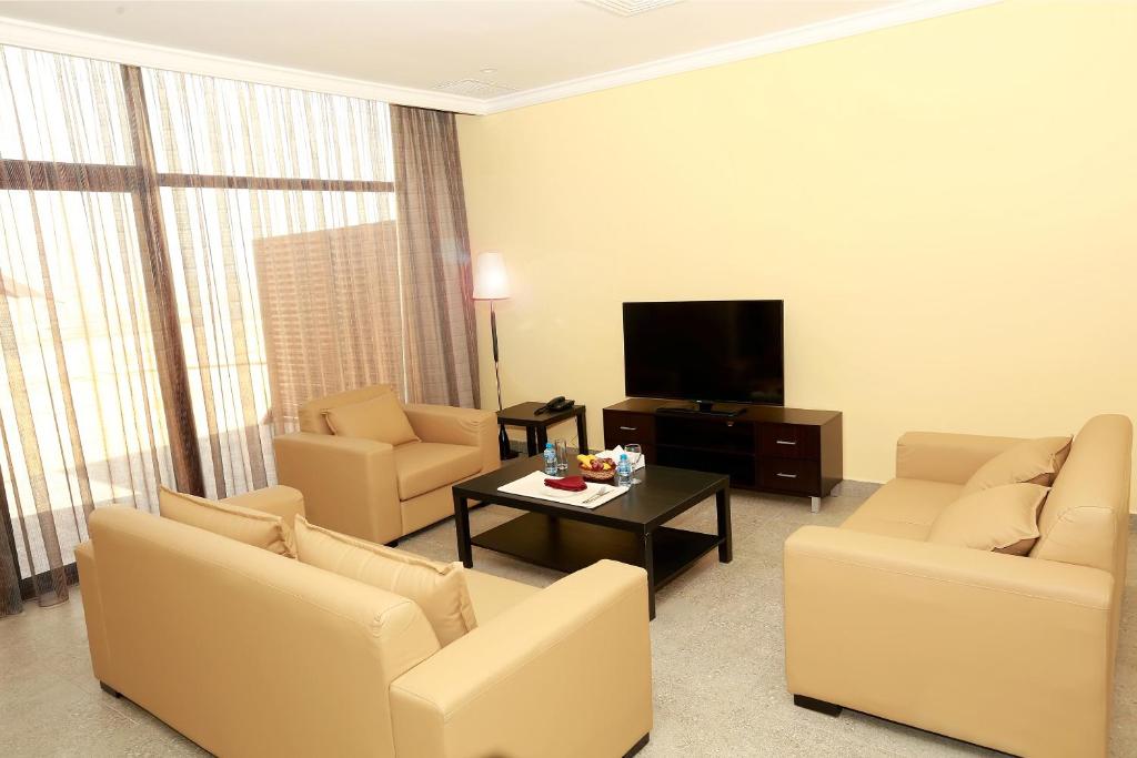 Shared lounge/TV area