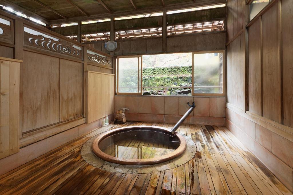 Hot spring bath, Ryokan Fukuzumiro in Hakone