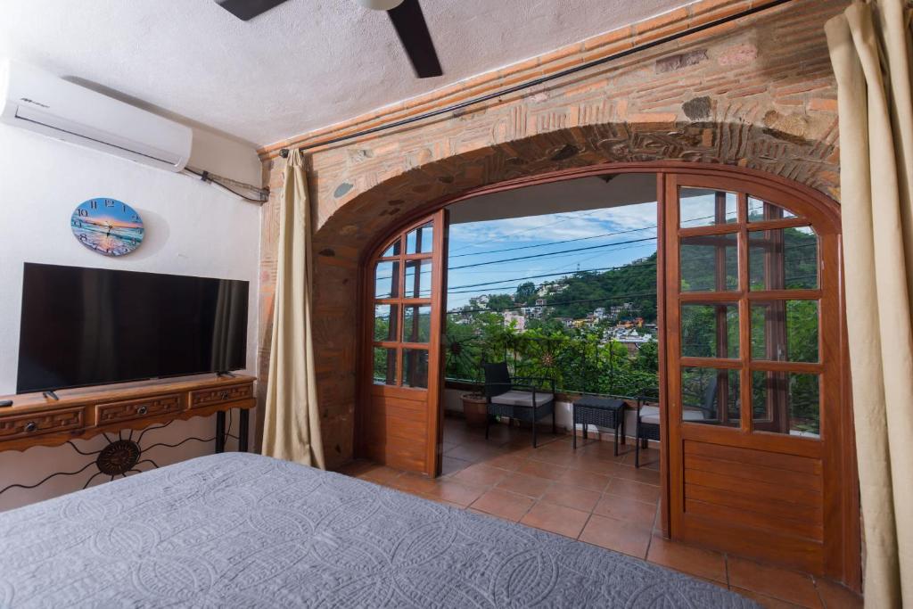 Charming 2BDR Romantic Zone Pool with View - 1