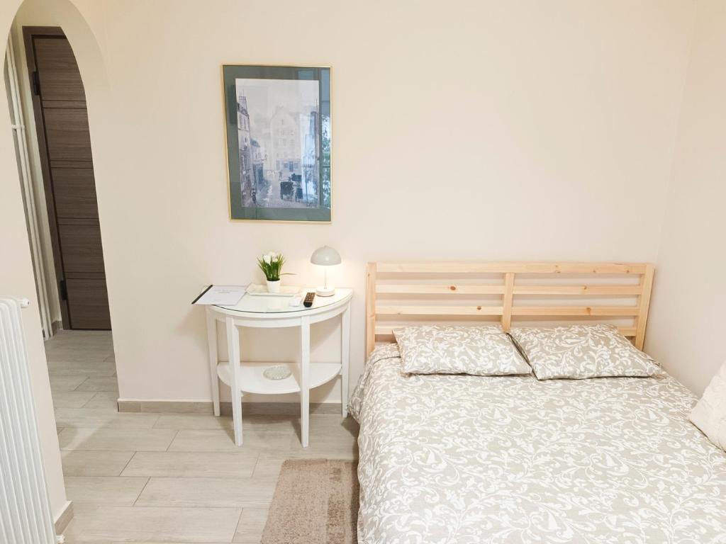 40 Saints Studio, Larisa