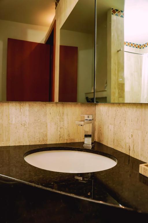 Hotel Arboledas Expo - 5