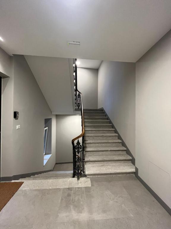 Gold’s house - 4