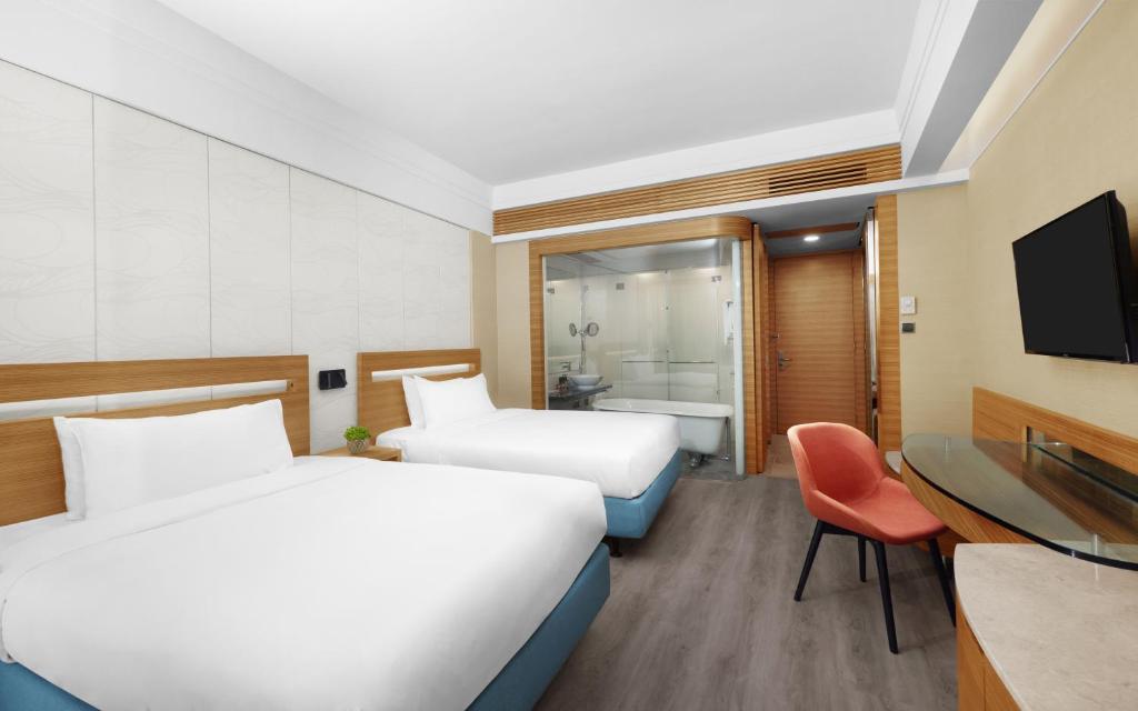 Nina Hotel Tsuen Wan West — Hotel rooms in Tsuen Wan