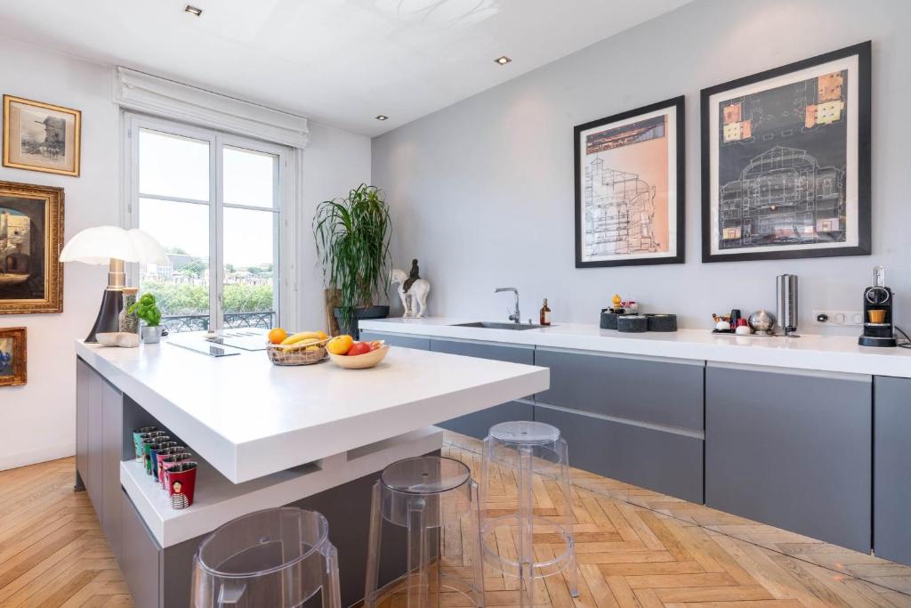 Panorama - Magnificent flat with breathtaking view of Fourvière Basilica - 2