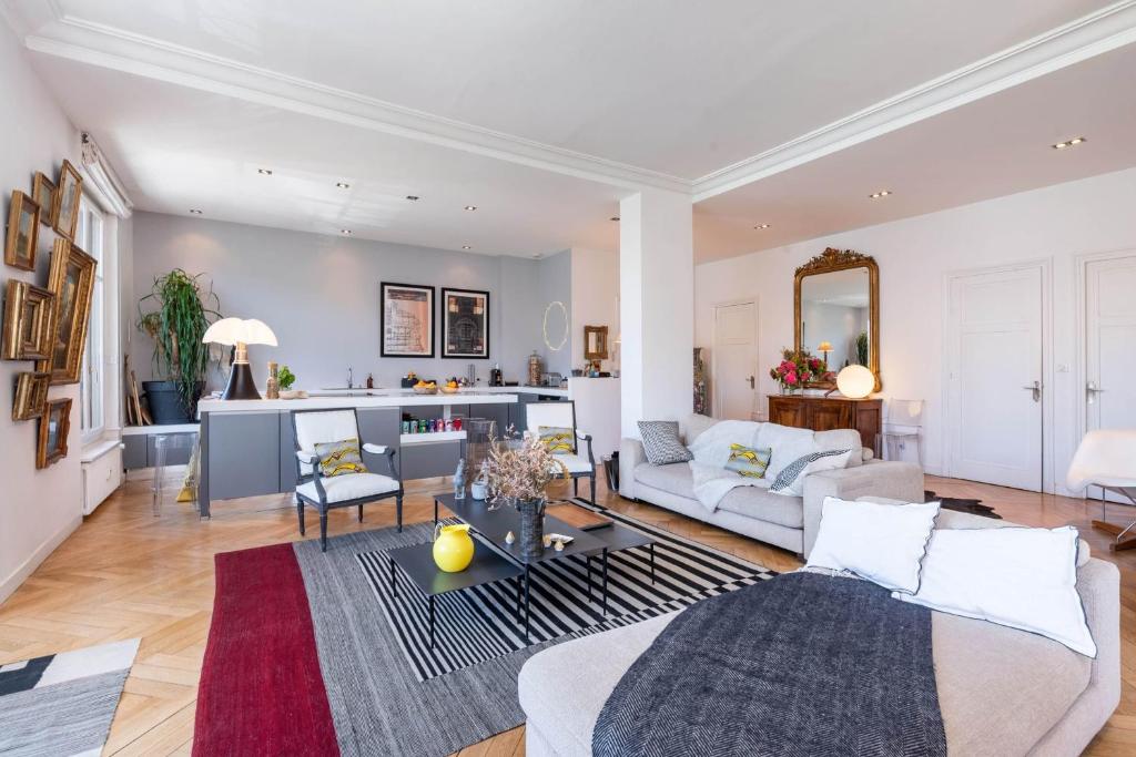 Panorama - Magnificent flat with breathtaking view of Fourvière Basilica - 4