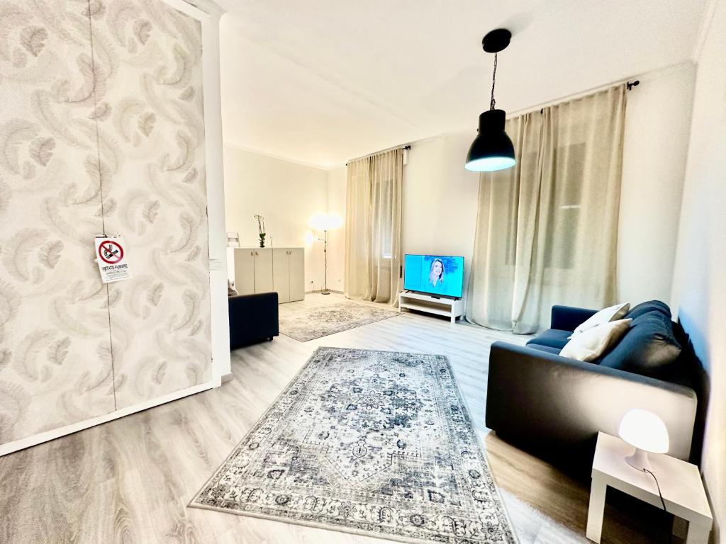 The Center Residence, Janov