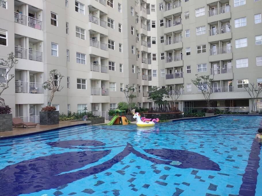 PaRes Apt 2BR Unit 1 by eRJe