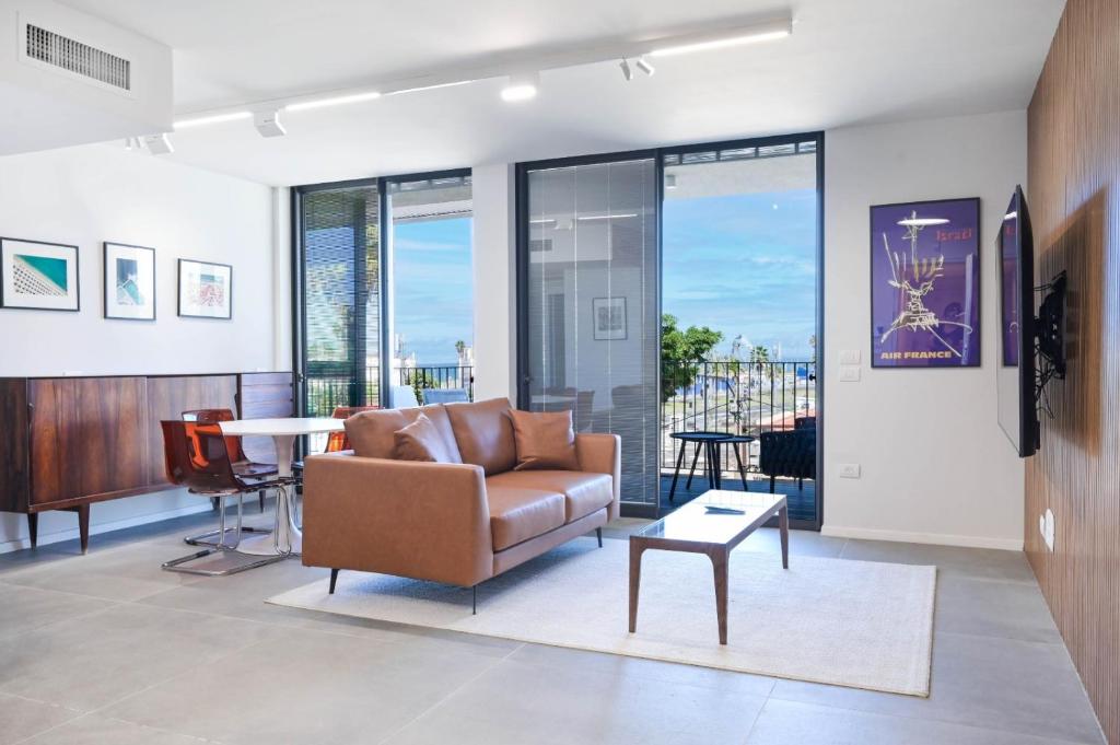 Stylish Sea View 2BR Apartment by HolyGuest, Tel Aviv