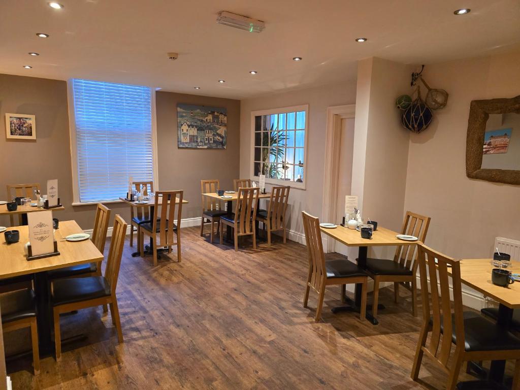 Restaurant, Ashburton House - B&B in Scarborough
