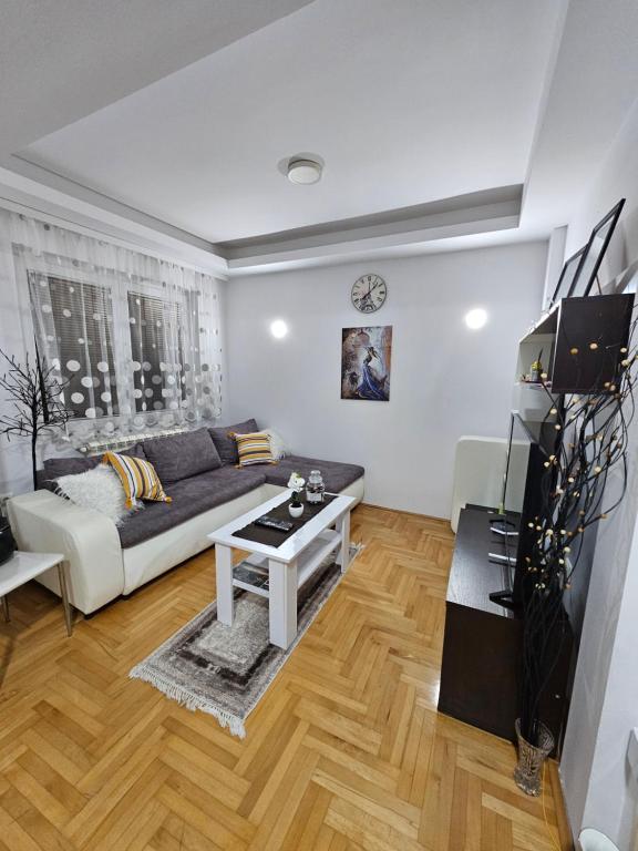 Iskra Apartment - 4
