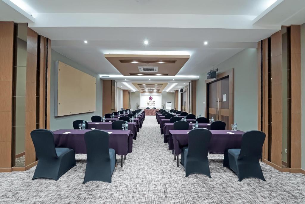 会議室 / ダンスホール