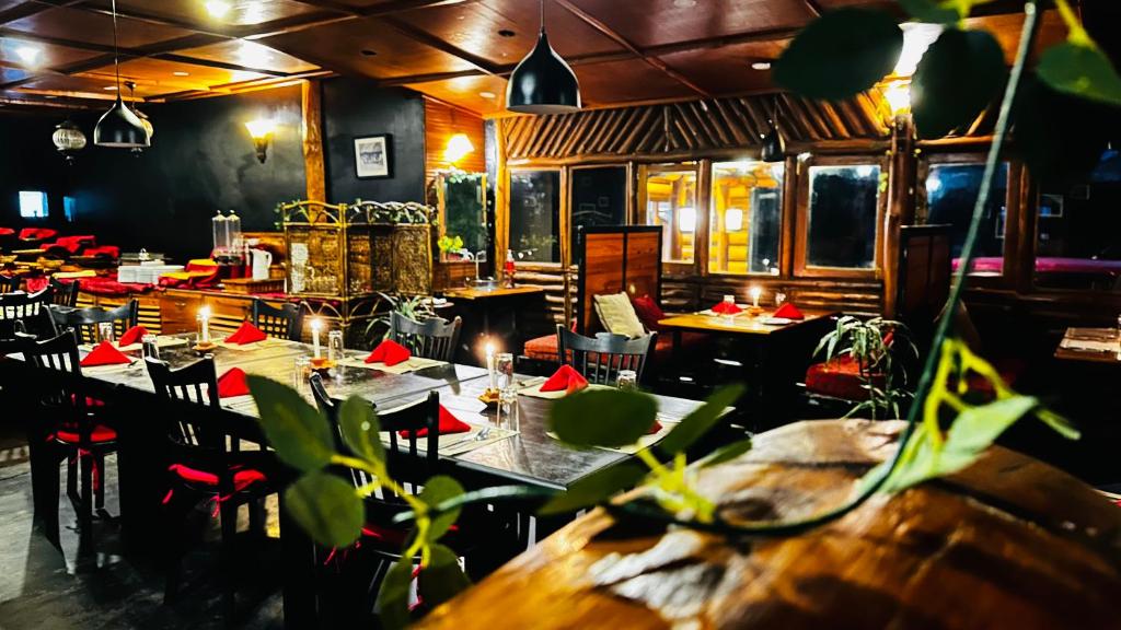 Restaurant, Queens Wood Cottage in Nuwara Eliya