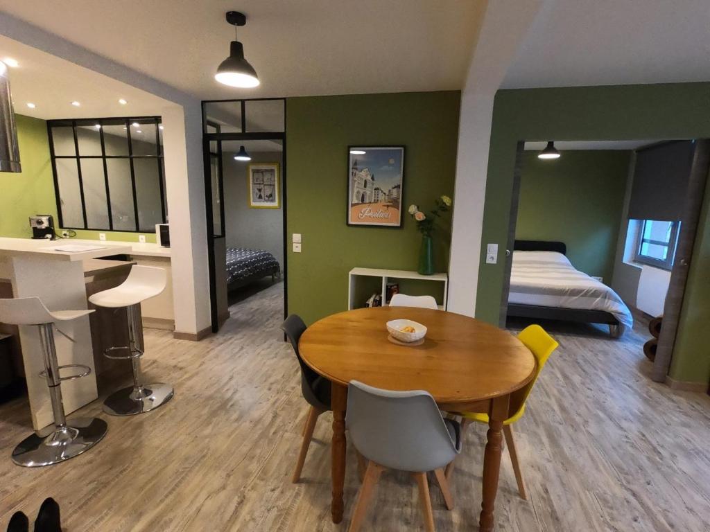 Le Solférino, cosy town centre with car park, Poitiers