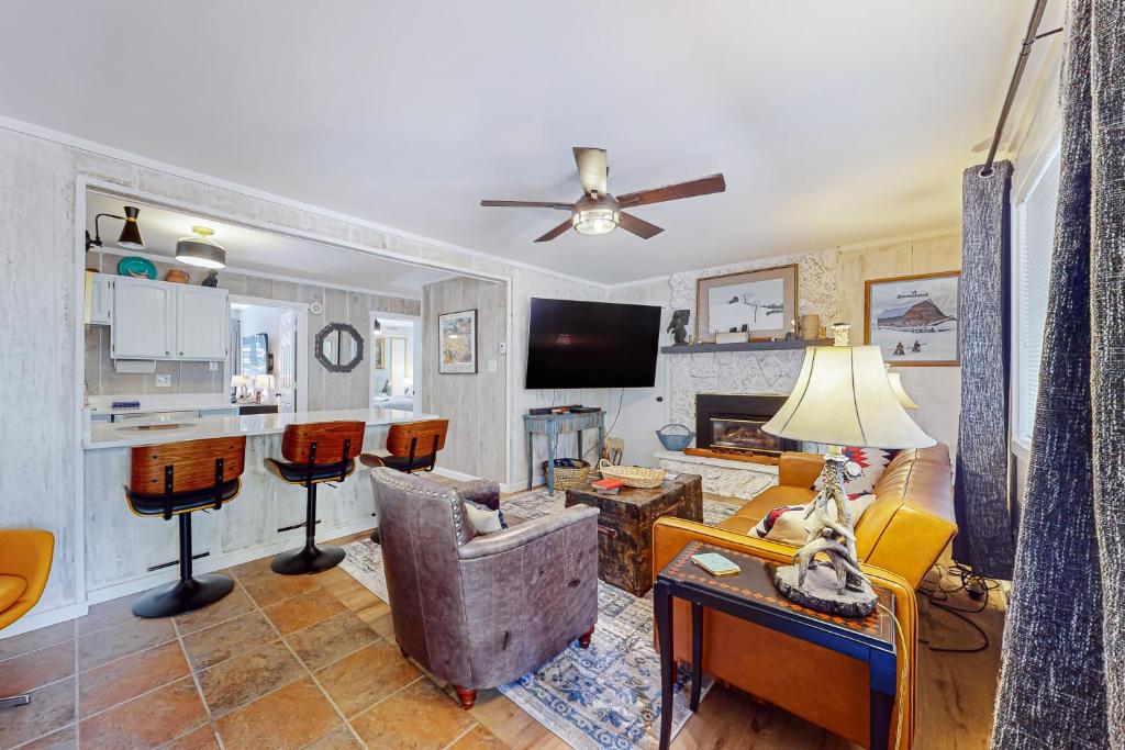 Pinetree 213, Angel Fire