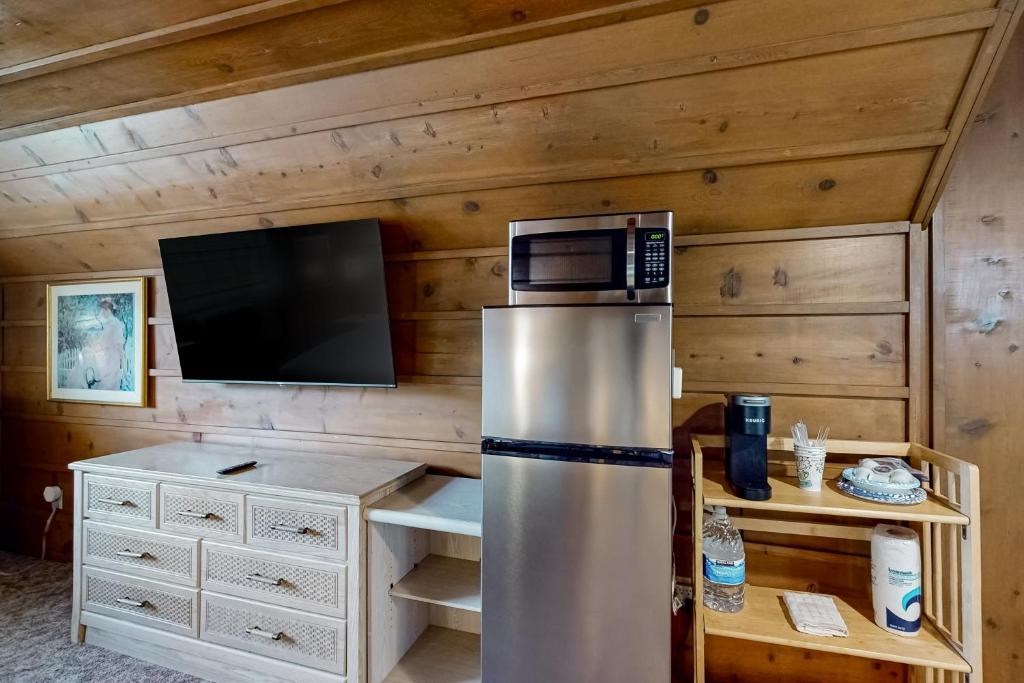 The Manatee Cove - Main Home + Studio, Cocoa