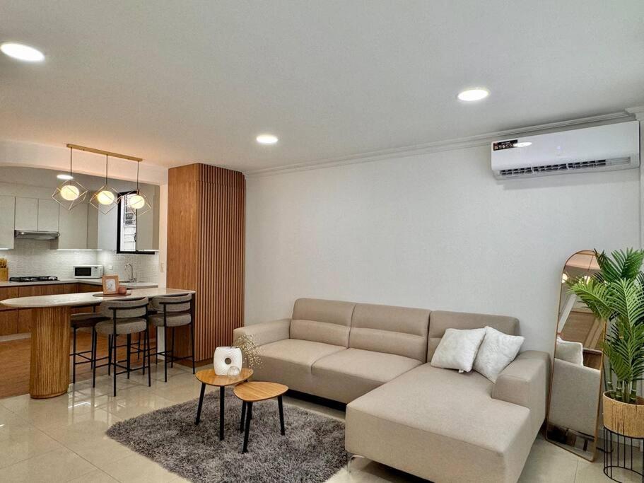 Departamento acogedor y moderno - 1