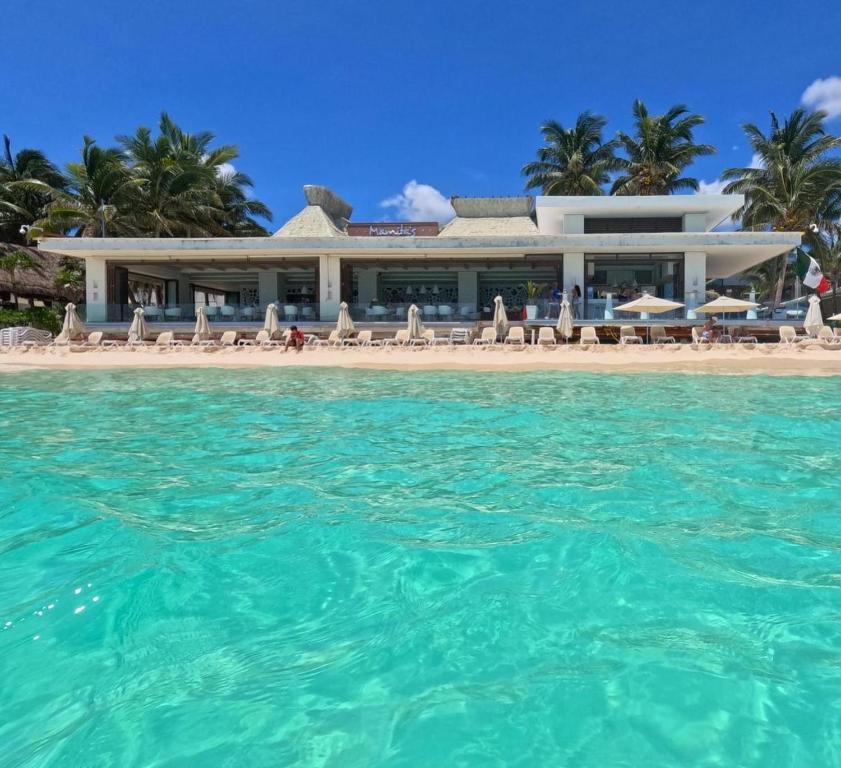 Gorgeous Duplex Mamitas Beach jacuzzi 3bd lock-out - 1