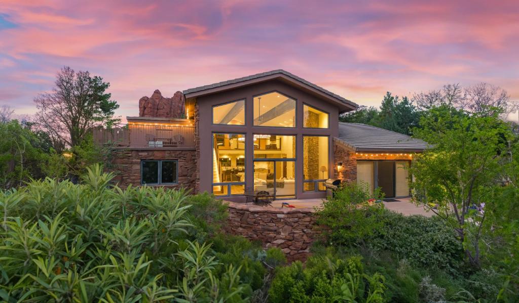 Beautiful Upscale Home with Views of Cathedral Rock, a Stream, Lush Fruit Trees, Sedona