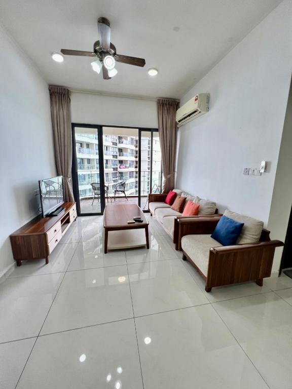 DangaBay 2R 4pax with Balcony Seaview near CIQ by Wehome, Johor Bahru