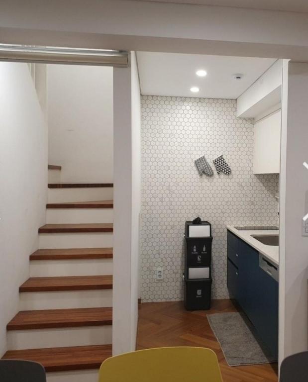 Dewey house yeonnam