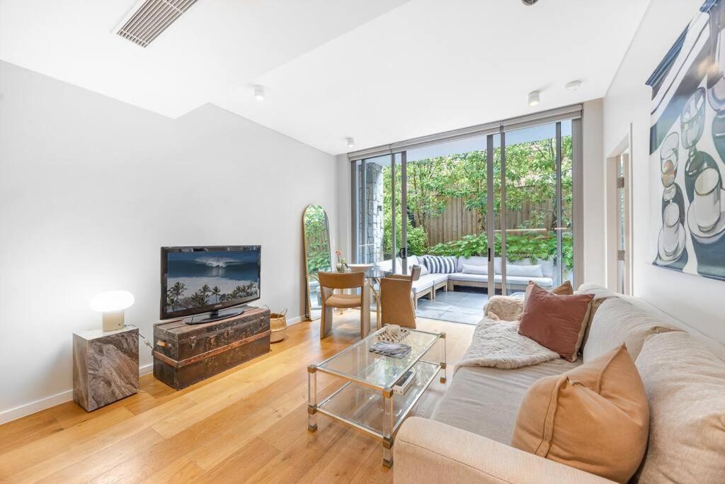 Modern & Quiet 1BR Apartment with Private Garden in Bondi close to the Beach, Sydney