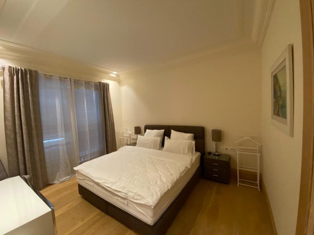 Porto Montenegro Luxury Apartment - 5