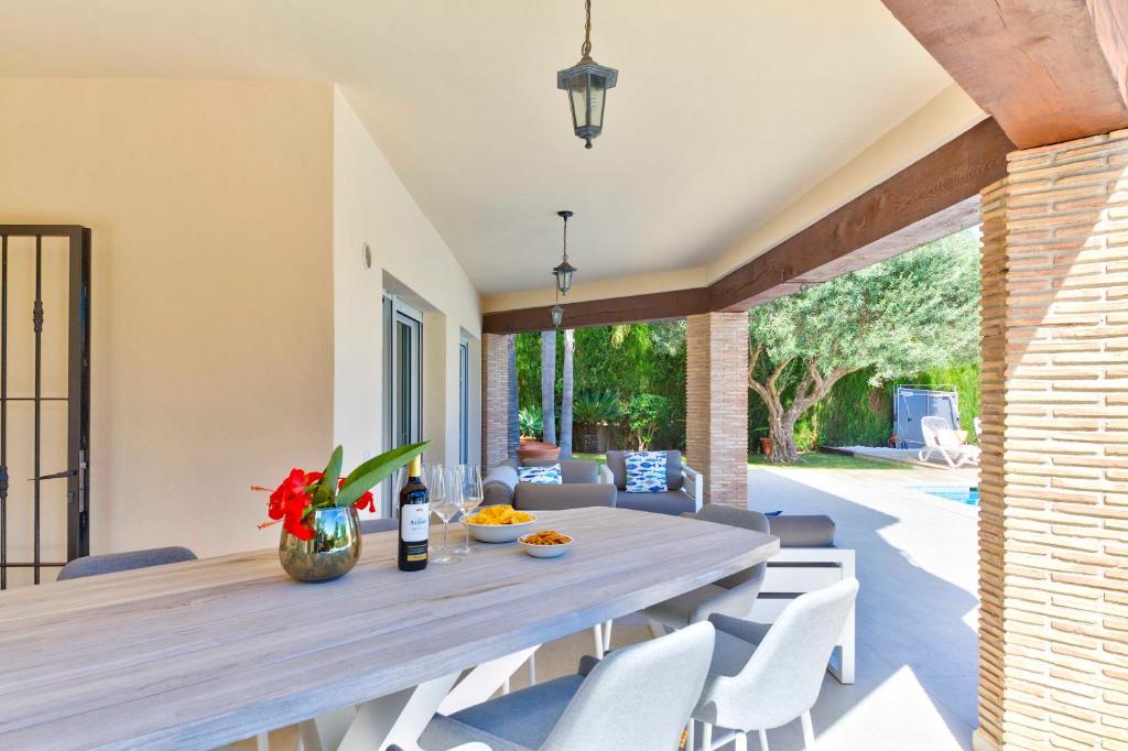 Villa Hibiscus - A modern villa for 10 guests - 4