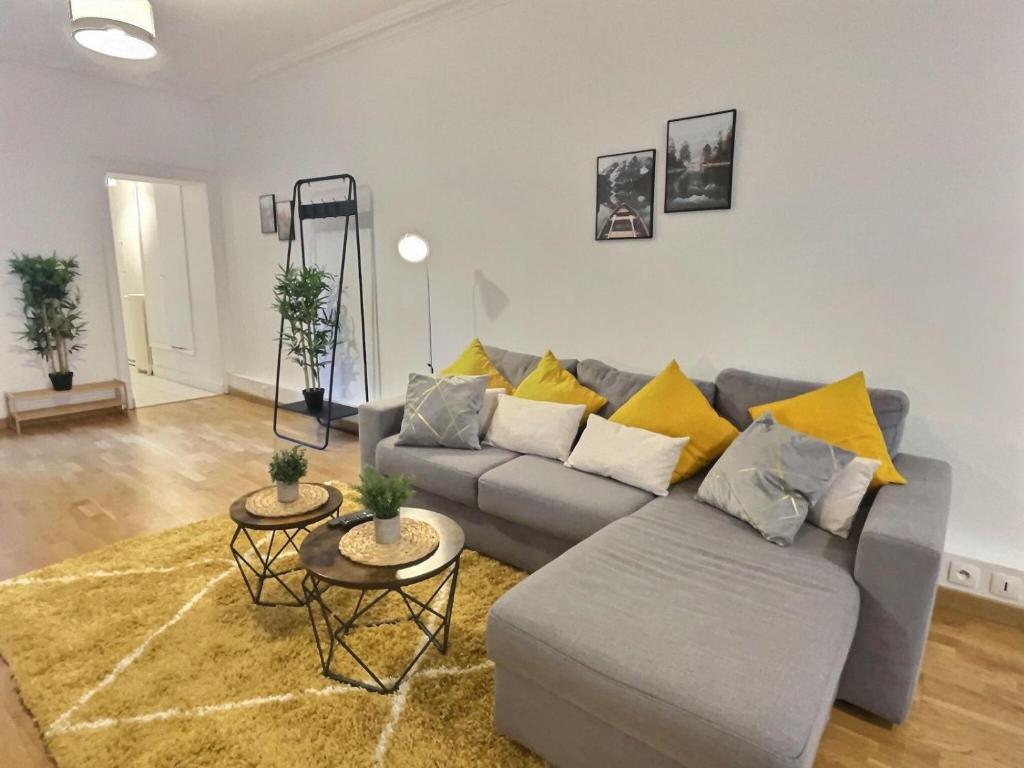 Plein centre 8pers 4ch 2sdb, Terrasse, billard Angers ROE - 2