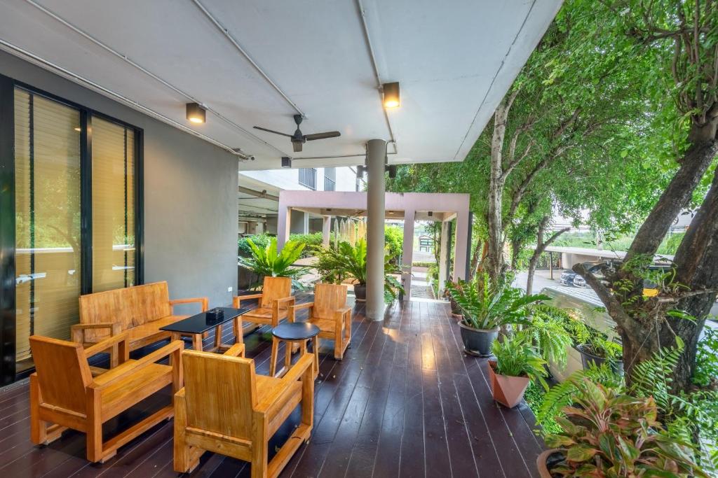 Shin Muffin ABAC Bangna, Bang Bo