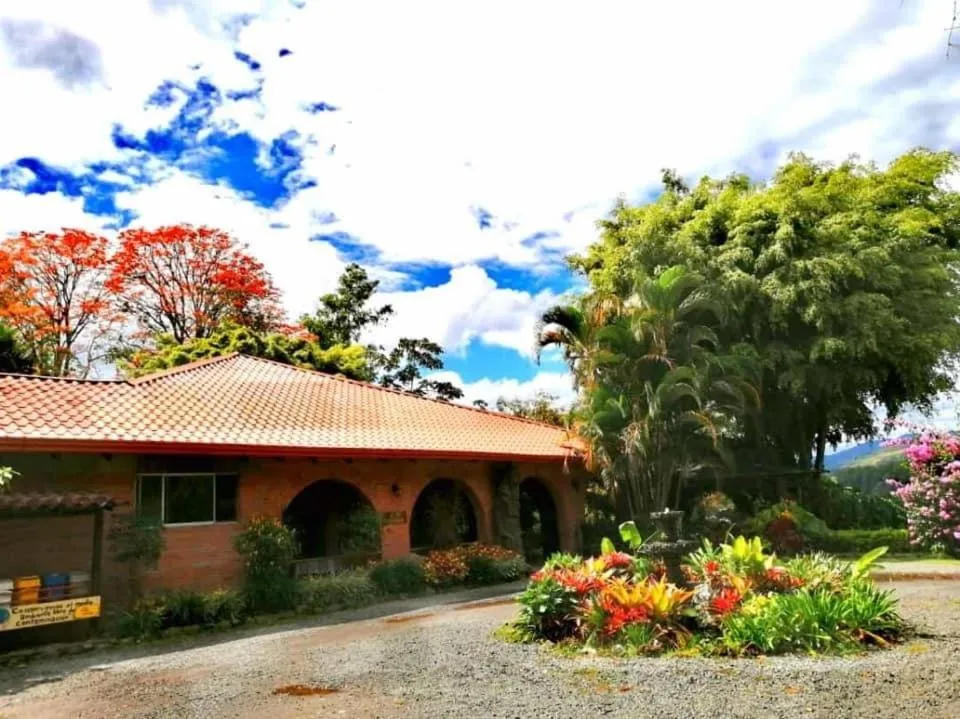 Hotel Boutique Casona del Cafetal and Lakeside Restaurant, hotel in Cachí