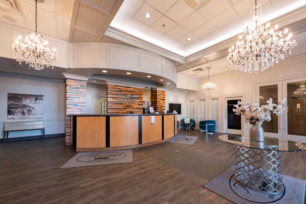 Lobby, Prestige Treasure Cove Resort Prince George in Prince George (BC)